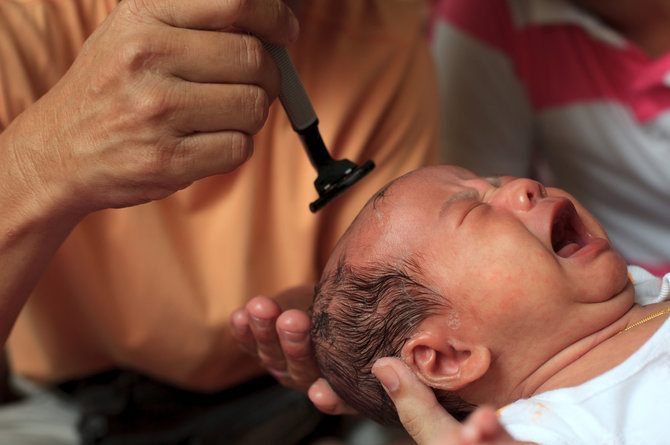 Does shaving your baby's head make the hair grow back thicker?
